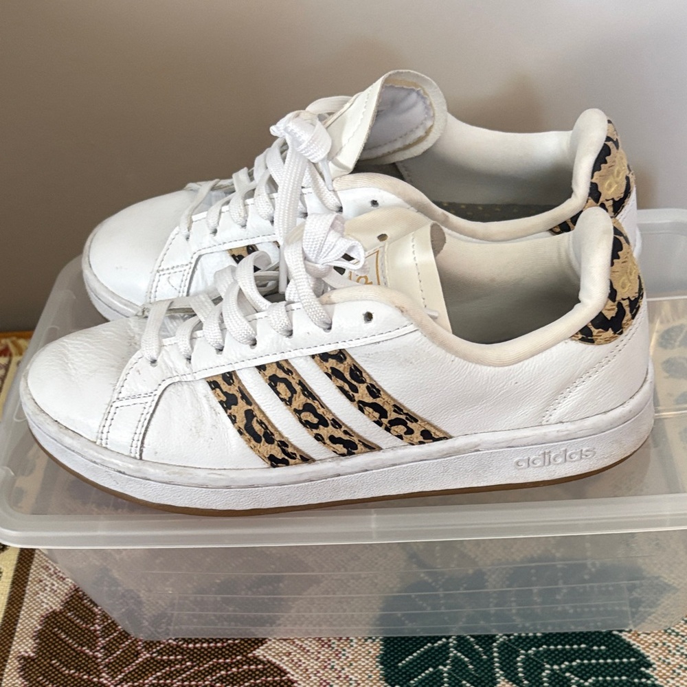 Adidas Cloudfoam White Leather Women’s Sneakers with Animal Print Accents Sz 6.5 - Picture 10 of 14